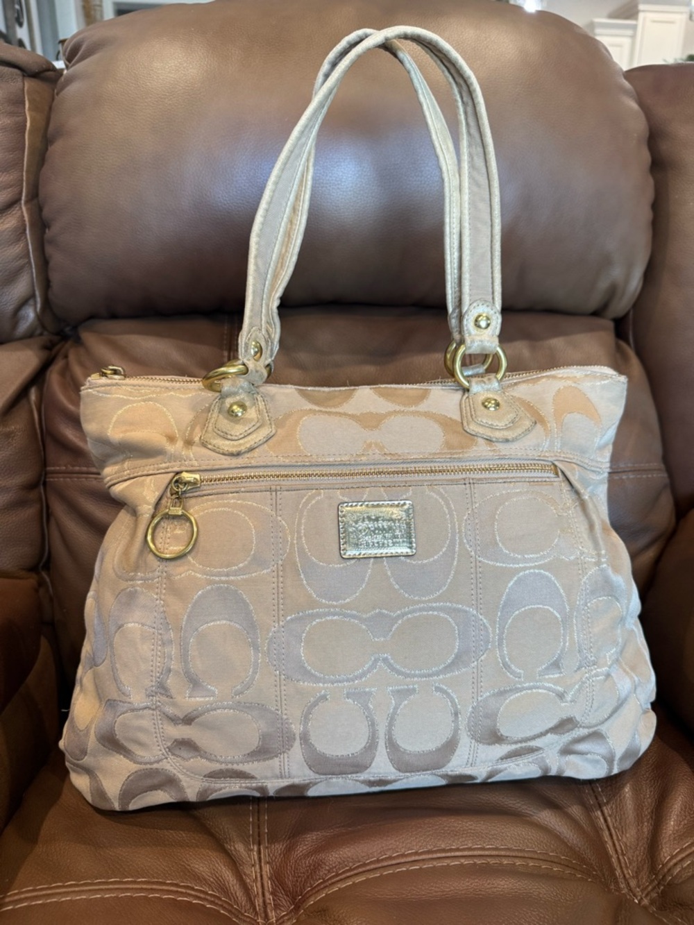 Coach Beige Signature Tote Bag with Gold Hardware y2k vintage